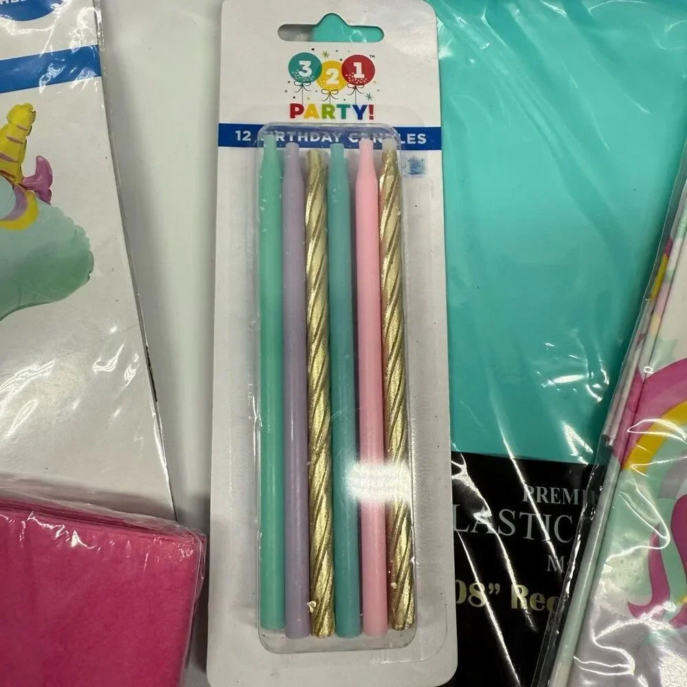 D17  Party Decorations- 8 piece Unicorn party decorations and supplies